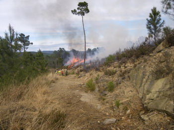 SDIS du Gard - Ecobuage à Bessèges SDIS du Gard lors d'un écobuage